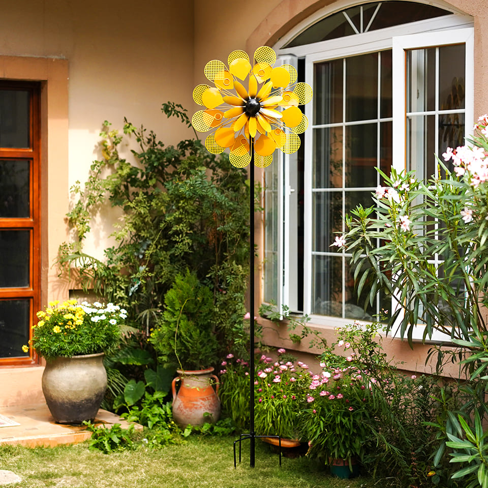 Fireworks Daisy Solar Wind Spinner